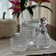 تنگ دستساز سری ALLEGRA-VSK با جزئیات دقیق و ظریف