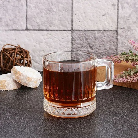 لیوان بلور شفاف پاشاباغچه مناسب سرو چای، قهوه و نوشیدنیهای گرم