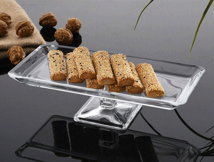 رولتخوری شیشهای پایهدار پاشاباغچه مدل گریس کد 95462 – مناسب سرو کیک، رولت، شیرینی و انواع دسر با طراحی زیبا