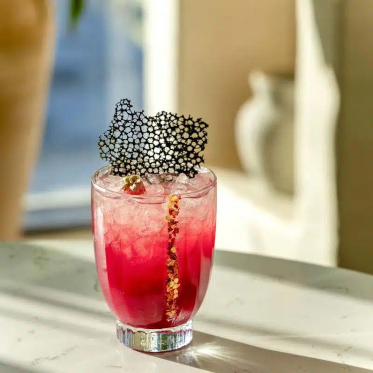 نیم لیوان شیشهای پاشاباغچه مدل آمور کد 420702 – مناسب استفاده روزمره و پذیرایی