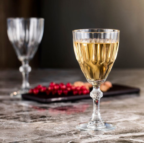 شات پایهدار شیشهای پاشاباغچه مدل DIAMOND کد 440113 با طراحی تراشدار لوکس مناسب سرو نوشیدنی و کوکتل