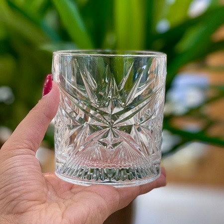 لیوان کریستالی شفاف Pasabahce مدل Cielo با بدنه تراشدار و ظاهری براق برای سرو نوشیدنیهای مختلف