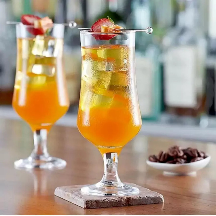 لیوان پایهدار شیشهای Pasabahce مدل Tulip با فرم منحنی و لبه باز برای سرو نوشیدنیهای سرد