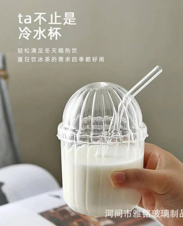 ماگ پیرکس شفاف با نی و درب مناسب استفاده روزمره و حمل آسان نوشیدنیها