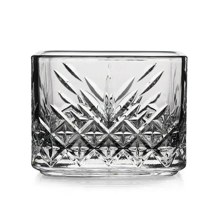 پیاله شیشهای پاشاباغچه با بدنهی شفاف و مقاوم