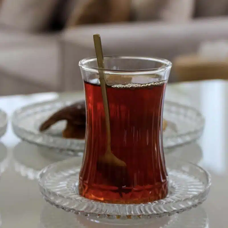 فنجان و نعلبکی شیشه‌ای پاشاباغچه مدل الیسا ELYSIA کد 950097 – مناسب سرو قهوه و نوشیدنی گرم