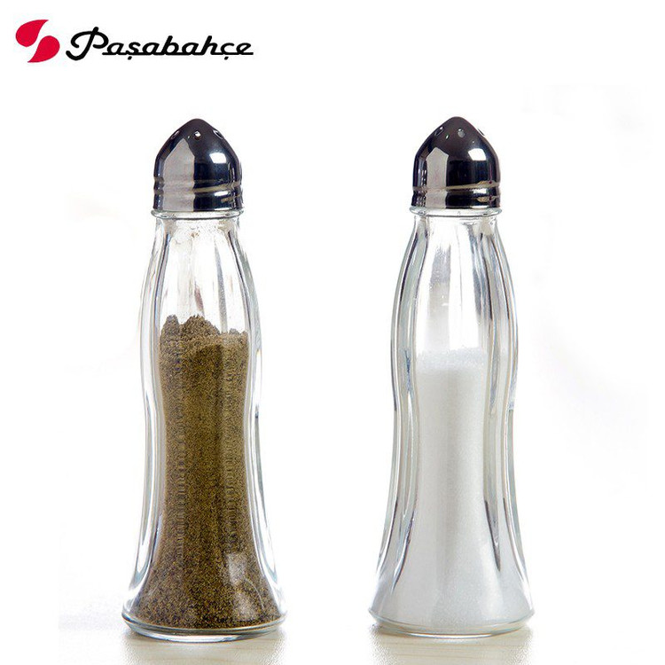 نمکدان و فلفلپاش شفاف با طراحی مدرن Black & White از برند پاشاباغچه