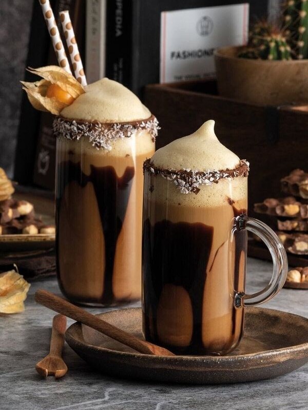 ست ۲ عددی لیوان دستهدار شیشهای پاشاباغچه مدل آیکونیک کد 55743 – شفاف و مقاوم برای سرو نوشیدنیهای گرم و سرد