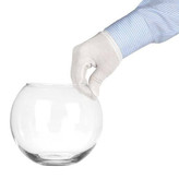 گلدان شیشهای پاشاباغچه روی میز آشپزخانه با دکوراسیون مدرن