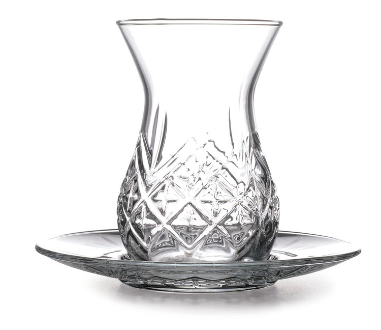 طراحی ظریف و متقارن استکان و نعلبکی پاشاباغچه مدل تایملس مناسب پذیرایی شیک