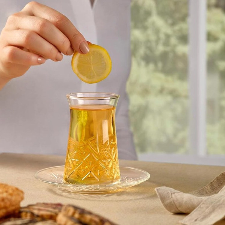 ست شیشهای استکان و نعلبکی پاشاباغچه برای پذیرایی سنتی و مدرن