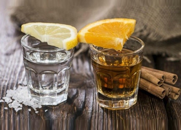 ست ۱۲ عددی شات شیشهای پاشاباغچه سری کازابلانکا با طراحی کلاسیک و تراشخورده