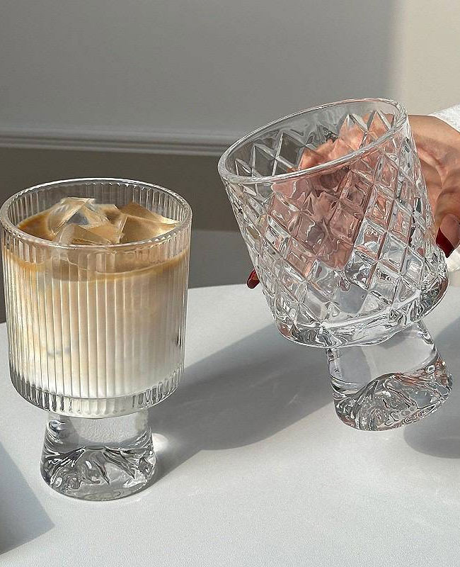 دسرخوری کریستالی پایه‌دار مدل Iceberg مناسب سرو ژله، موس و بستنی