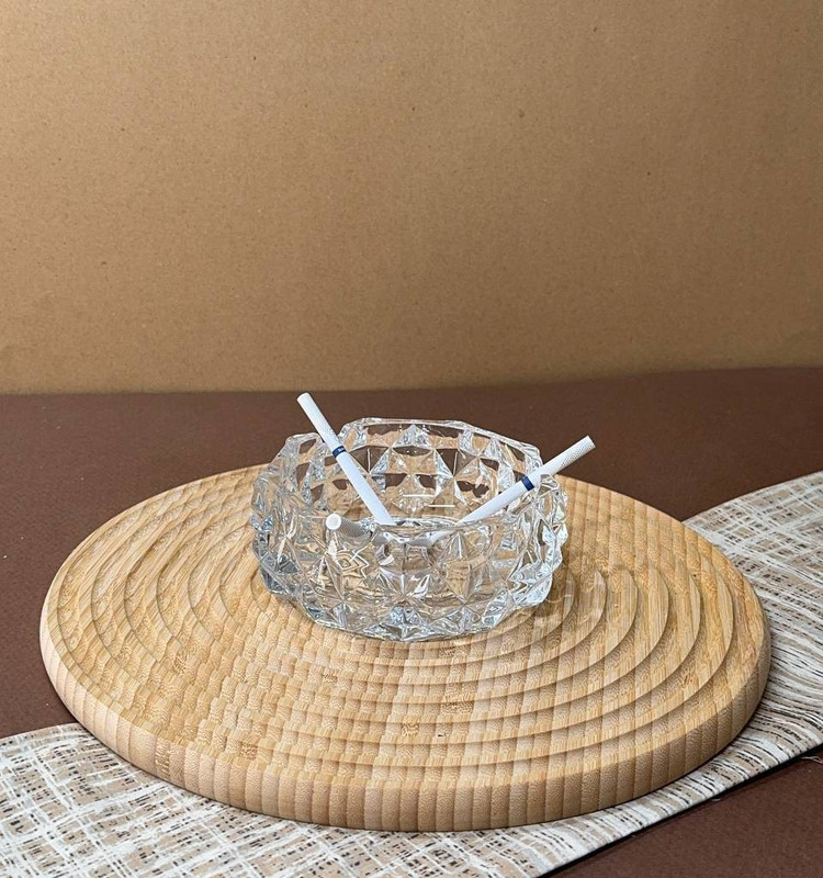 1. زیرسیگاری شیشهای گرد Deli Glass با طراحی مدرن