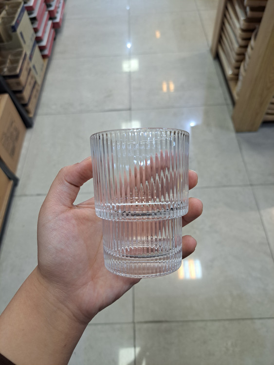 تنگ و نیملیوان شیشهای Deli Glass مدل KIT_1108 در دکور آشپزخانه مدرن