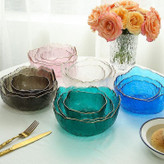 5. کاسه بلور دستساز با طراحی خاص و لبه طلایی درخشان