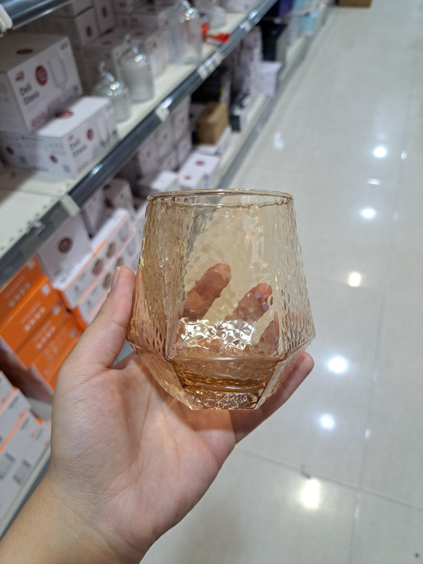 1. لیوان ۶ ضلعی طرحدار رنگ شامپاینی Deli Glass ست ۶ عددی