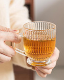 استکان شیشه بلور دلیگلس – طراحی پایهکوتاه