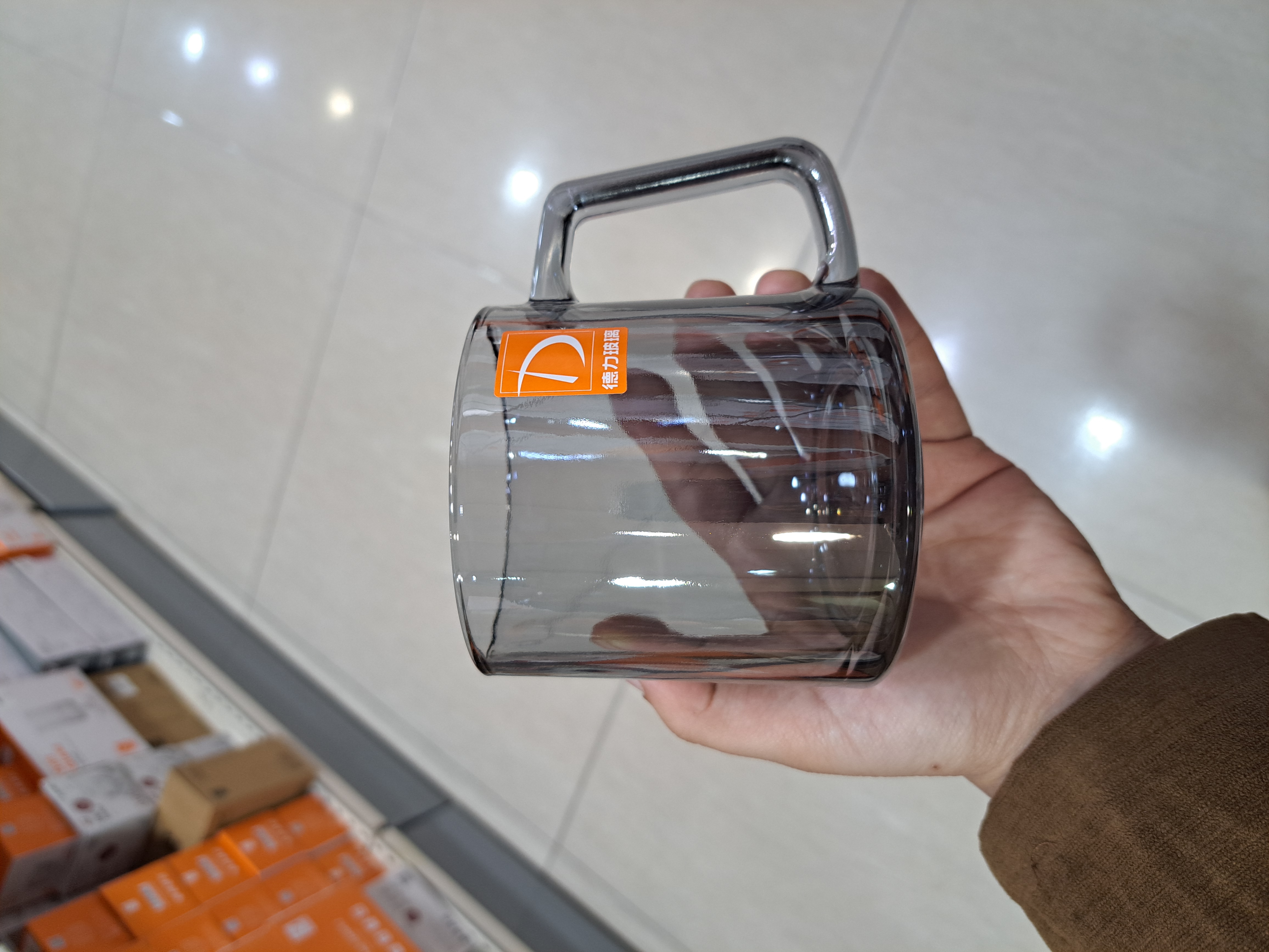 لیوان دسته‌دار شیشه‌ای رنگی Deli Glass مدل دودی