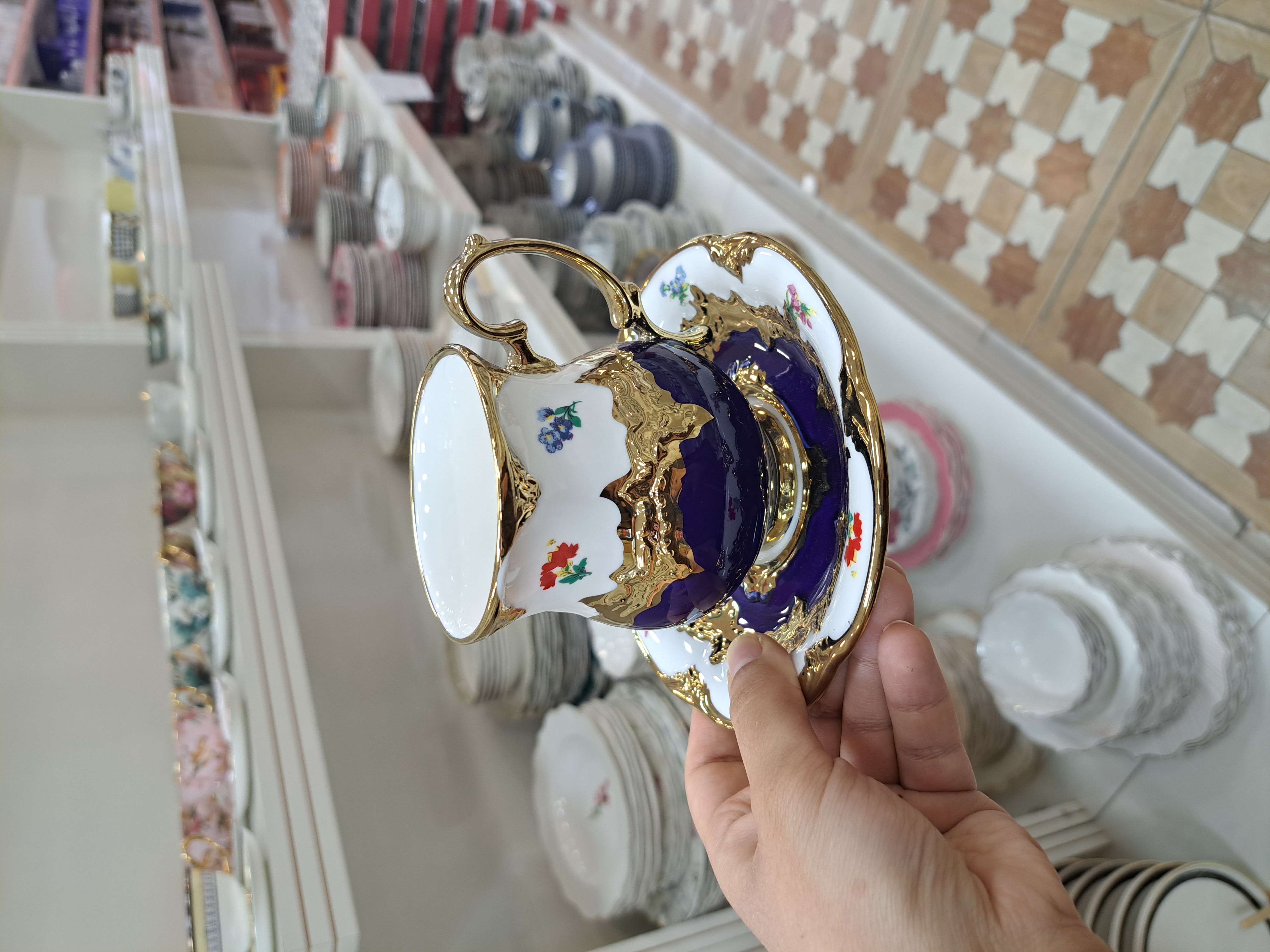 طلاکوب و لعاب شفاف فنجان رنگی KOSOVA