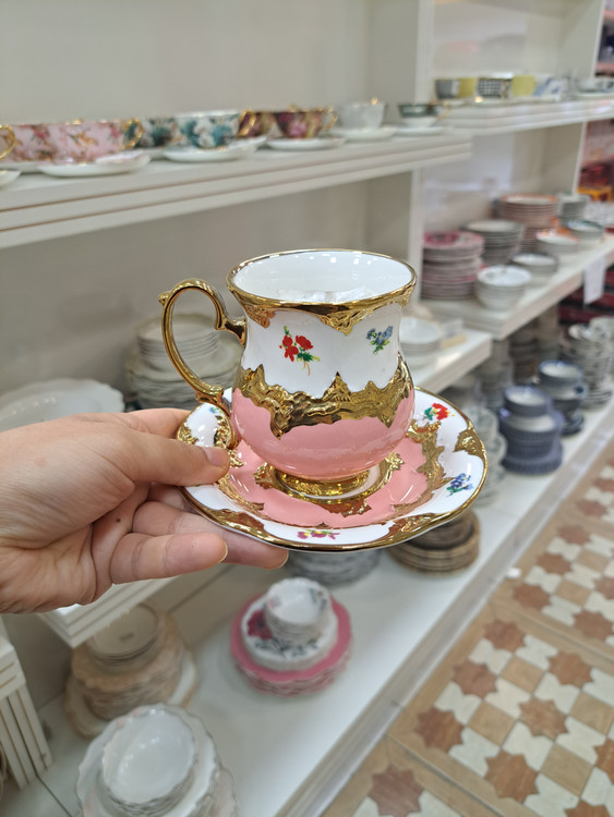 ست ۱۲ پارچه چایخوری ۶ رنگ با طراحی لوکس KOSOVA