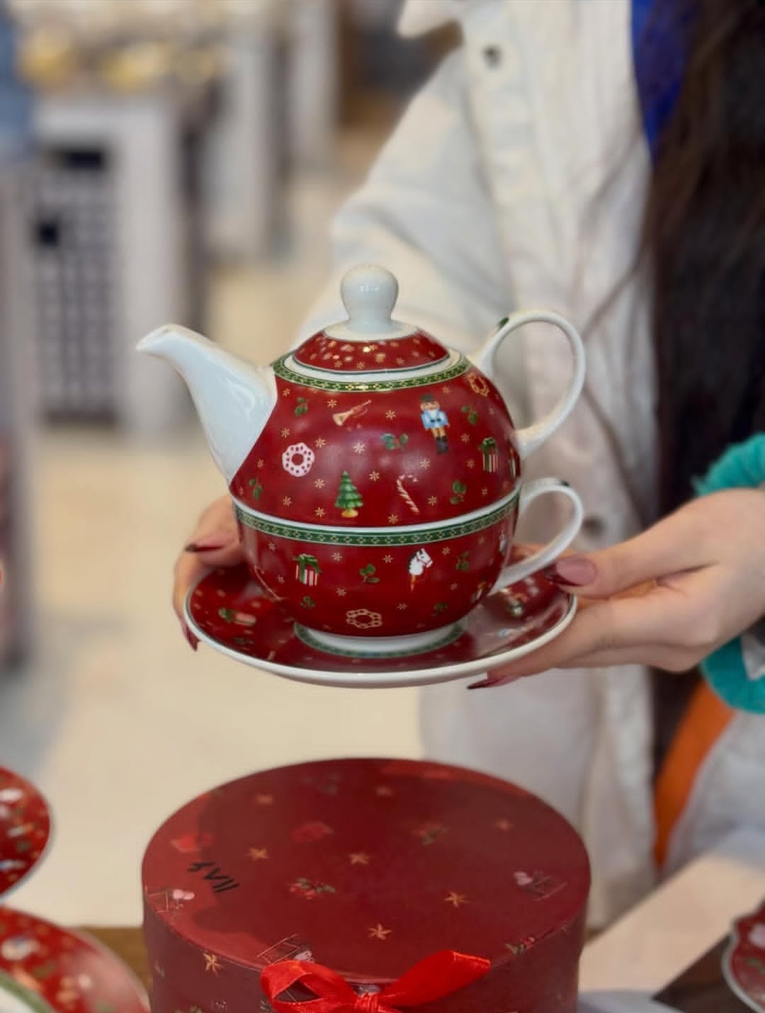 قوری و فنجان نعلبکی کریسمسی مناسب هدیه