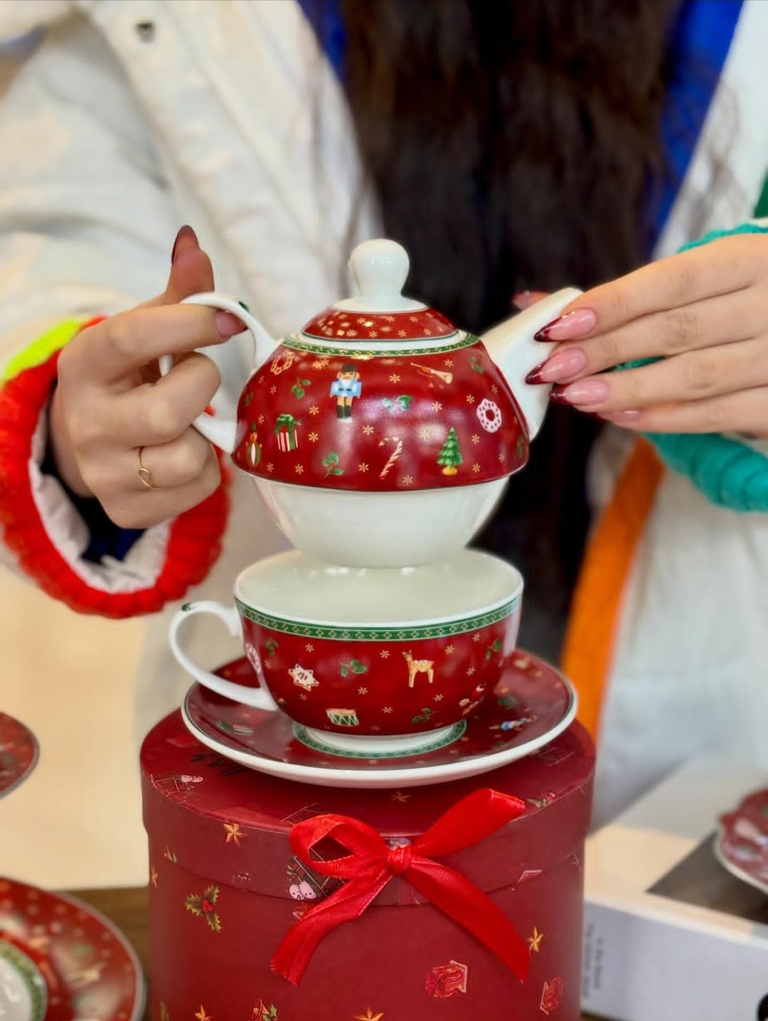 ست چایخوری کریسمس با طراحی خاص و فصلی