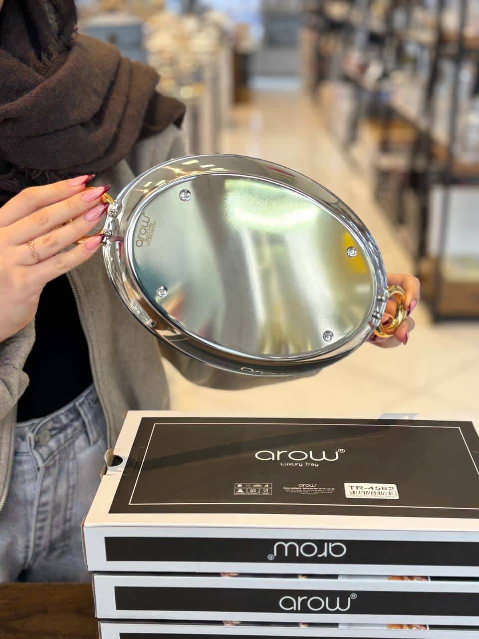 سینی پذیرایی استیل براق با دسته طلاییarow  4562