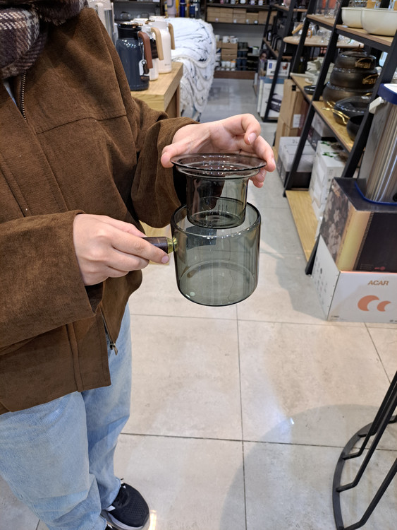 قوری دمنوش روی شعله حرارت مستقیم