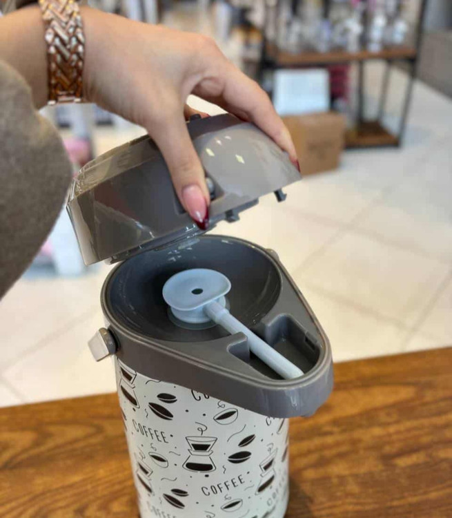 فلاسک پمپی DAY DAYS در رنگبندی متنوع