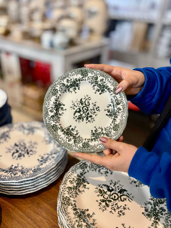 ست بشقاب و پیشدستی BYFOMA مناسب پذیرایی شیک