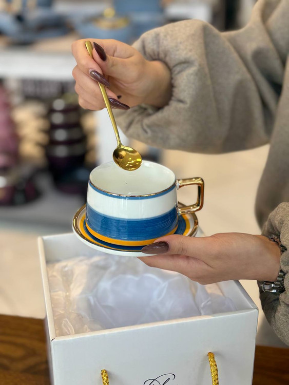 ست فنجان و قاشق طلایی مخصوص پذیرایی شیک