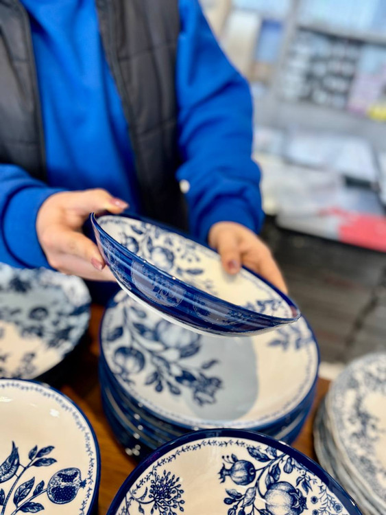 بشقاب گود پرسلن قلم آبی طرح انار GUPAN