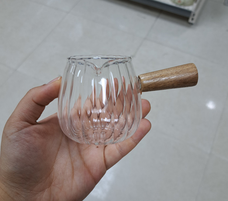 سس خوری شیشهای خطدار دسته بامبو مدل VT6385